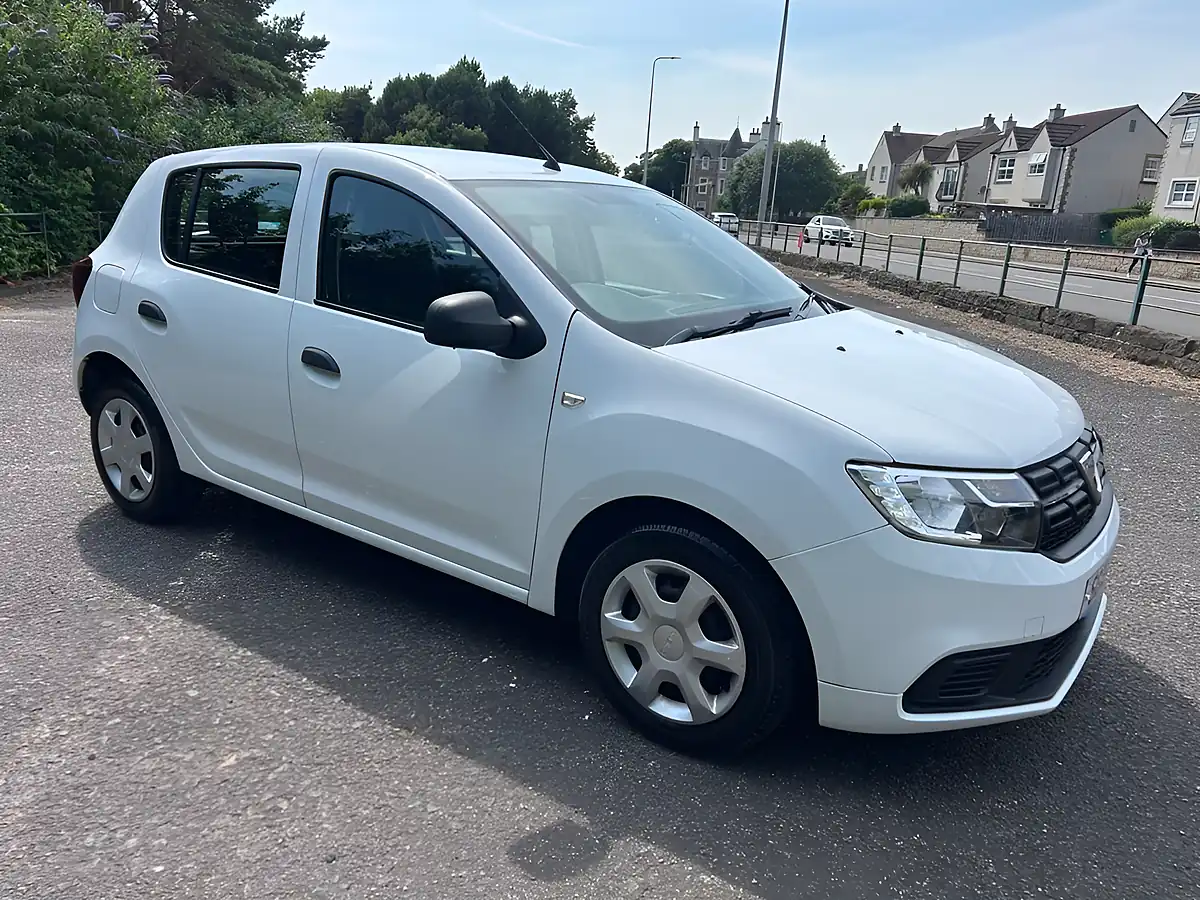 Used 2019 Dacia Sandero Essential White - Interior and Exterior details 18