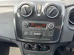 Used 2019 Dacia Sandero Essential White - Interior and Exterior details 5