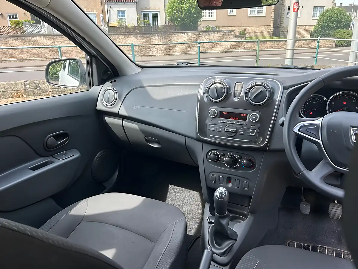 Used 2019 Dacia Sandero Essential White - Interior and Exterior details 6