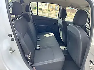 Used 2019 Dacia Sandero Essential White - Interior and Exterior details 8