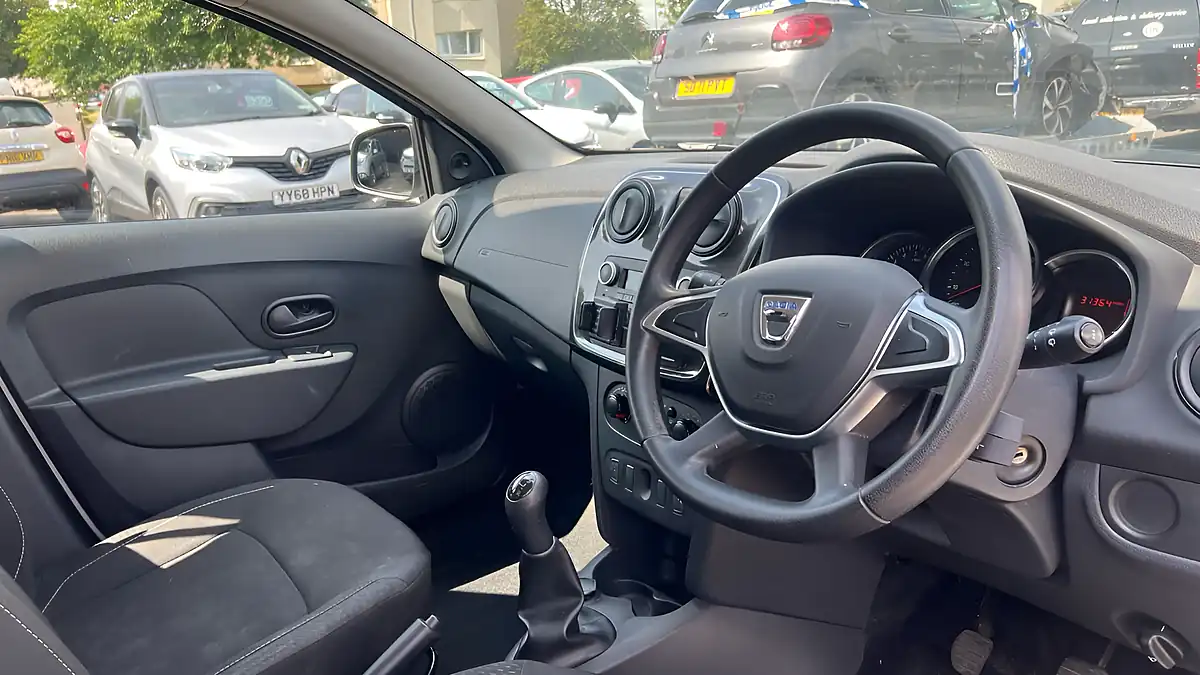 Used 2019 Dacia Sandero Essential White - Interior and Exterior details 12