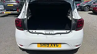 Used 2019 Dacia Sandero Essential White - Interior and Exterior details 14