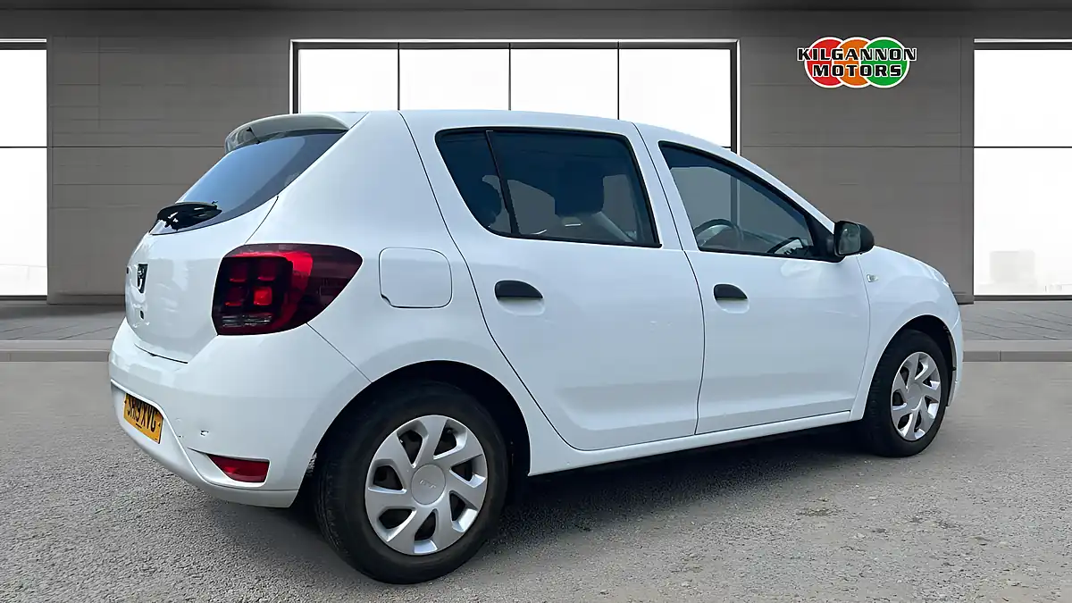 Used 2019 Dacia Sandero Essential White - Interior and Exterior details 16