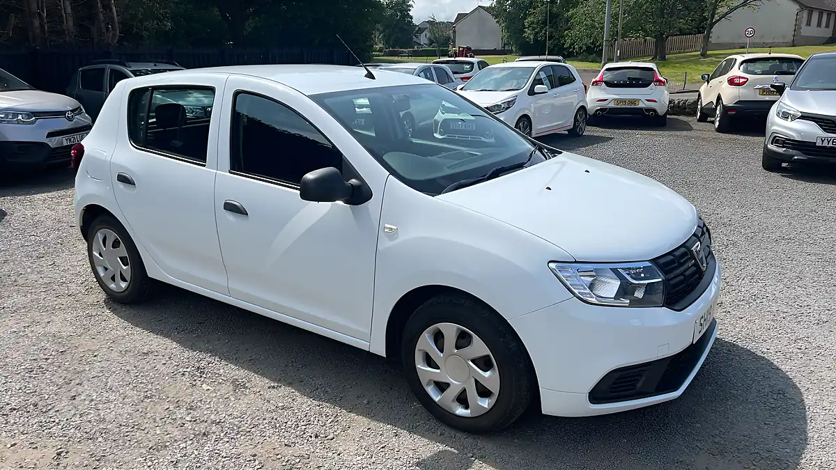 Used 2019 Dacia Sandero Essential White - Interior and Exterior details 18