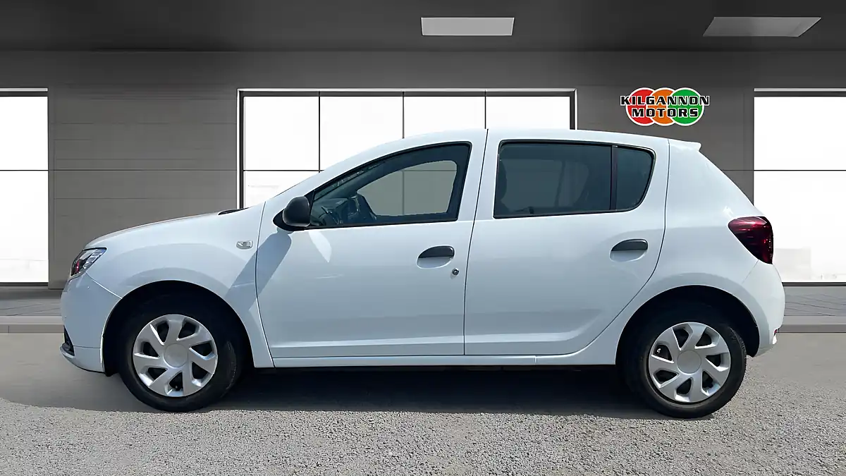 Used 2019 Dacia Sandero Essential White - Interior and Exterior details 3