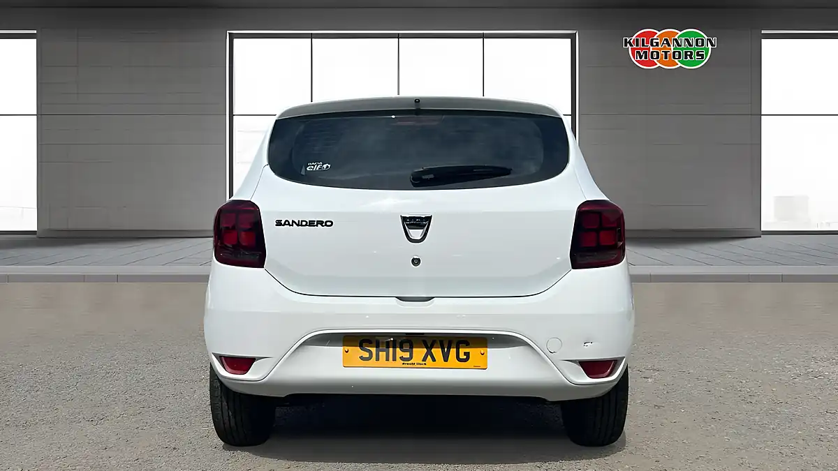 Used 2019 Dacia Sandero Essential White - Interior and Exterior details 5
