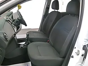 Used 2019 Dacia Sandero Essential White - Interior and Exterior details 14