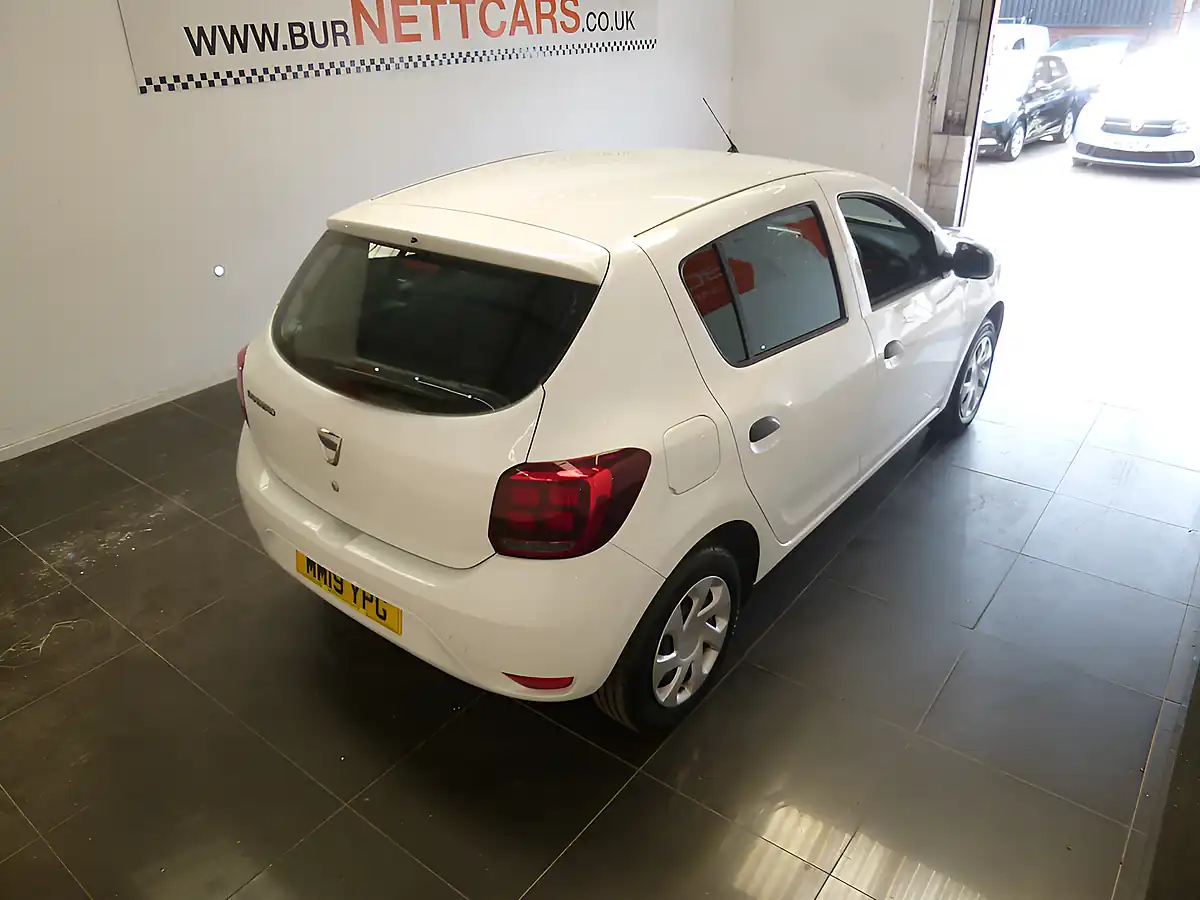 Used 2019 Dacia Sandero Essential White - Interior and Exterior details 20