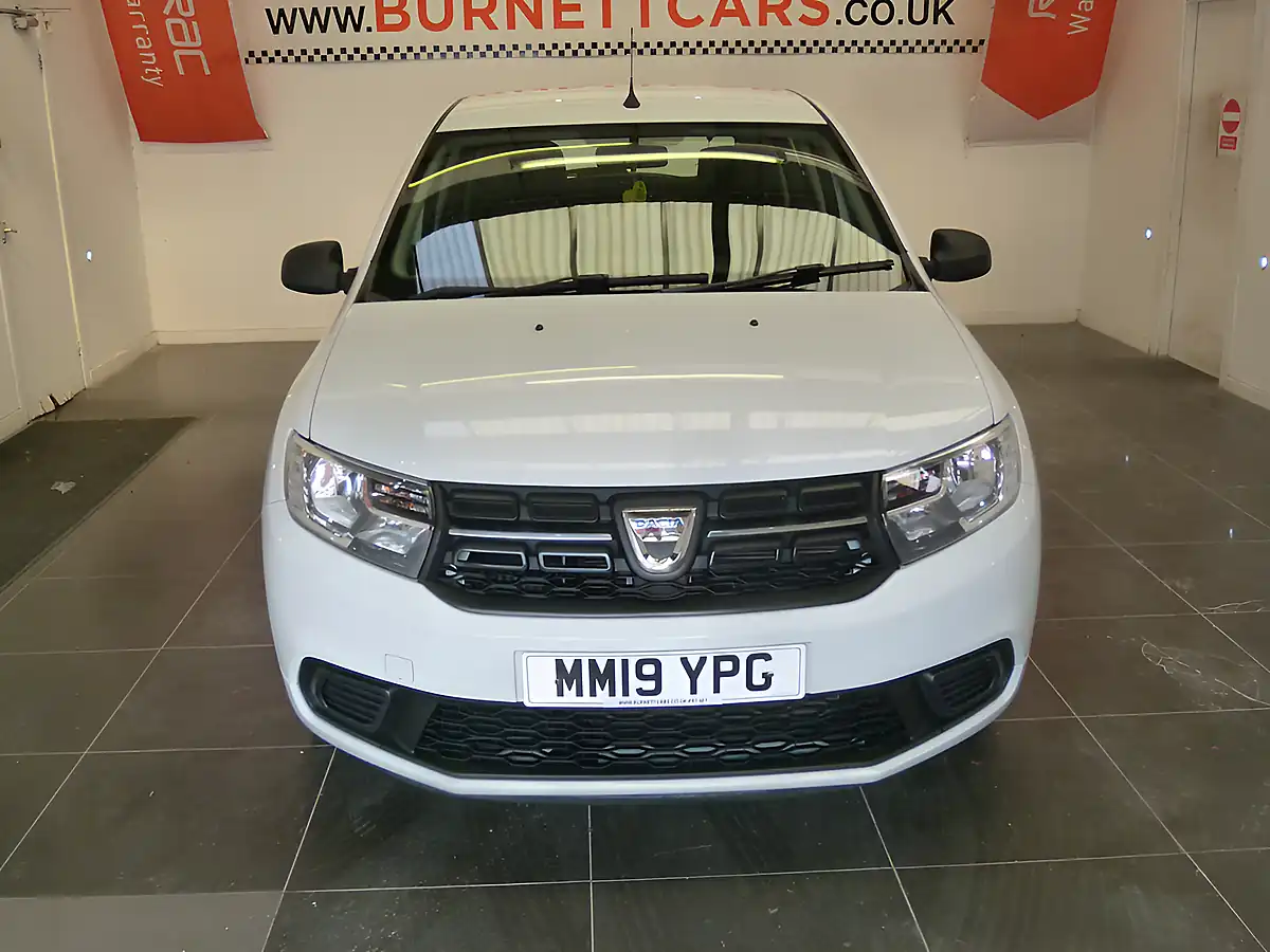 Used 2019 Dacia Sandero Essential White - Interior and Exterior details 4