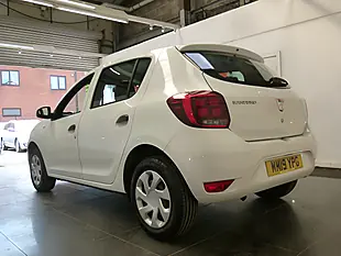 Used 2019 Dacia Sandero Essential White - Interior and Exterior details 9
