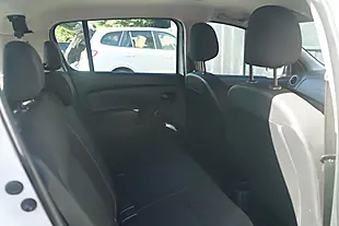 Used 2019 Dacia Sandero Essential White - Interior and Exterior details 15