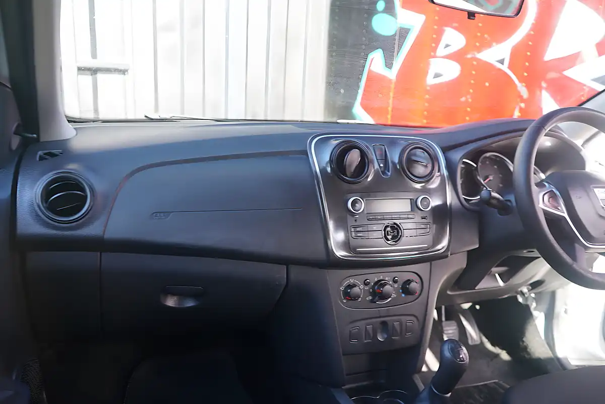 Used 2019 Dacia Sandero Essential White - Interior and Exterior details 18