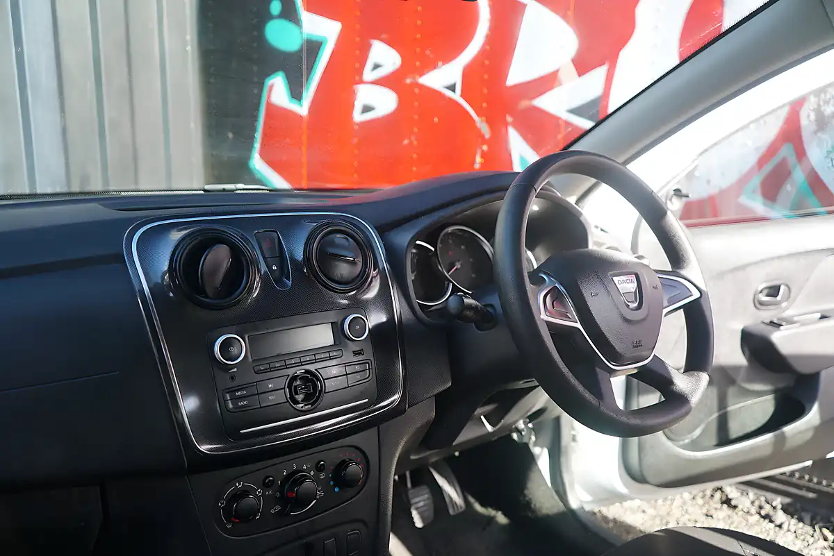 Used 2019 Dacia Sandero Essential White - Interior and Exterior details 20