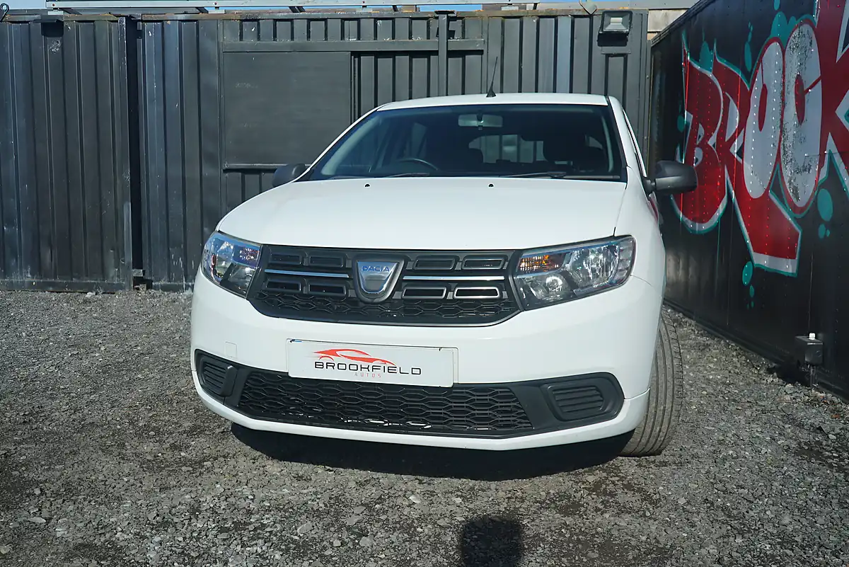 Used 2019 Dacia Sandero Essential White - Interior and Exterior details 5