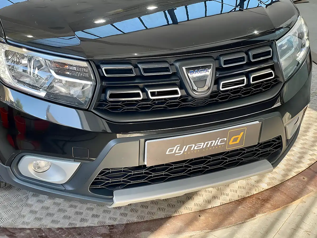 Used 2019 Dacia Sandero Stepway Comfort Black - Interior and Exterior details 14