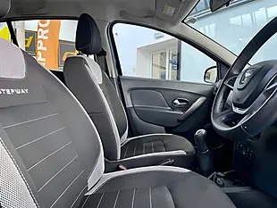 Used 2019 Dacia Sandero Stepway Comfort Black - Interior and Exterior details 15