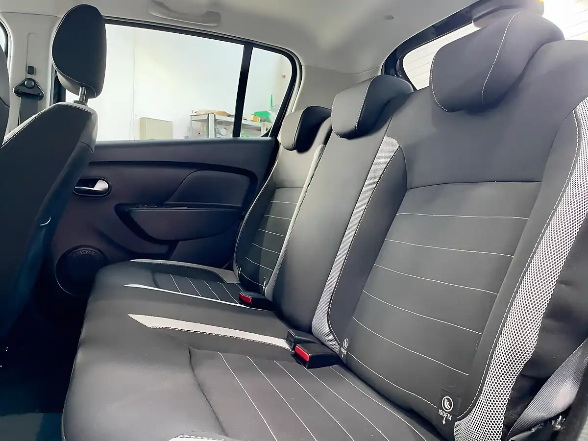 Used 2019 Dacia Sandero Stepway Comfort Black - Interior and Exterior details 16