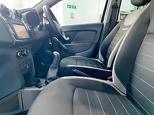 Used 2019 Dacia Sandero Stepway Comfort Black - Interior and Exterior details 17