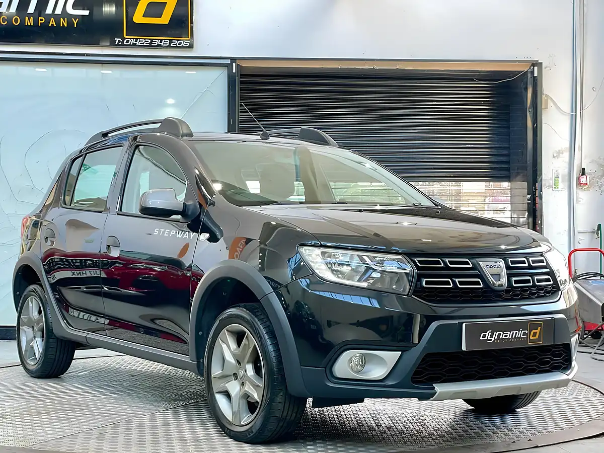 Used 2019 Dacia Sandero Stepway Comfort Black - Interior and Exterior details 2