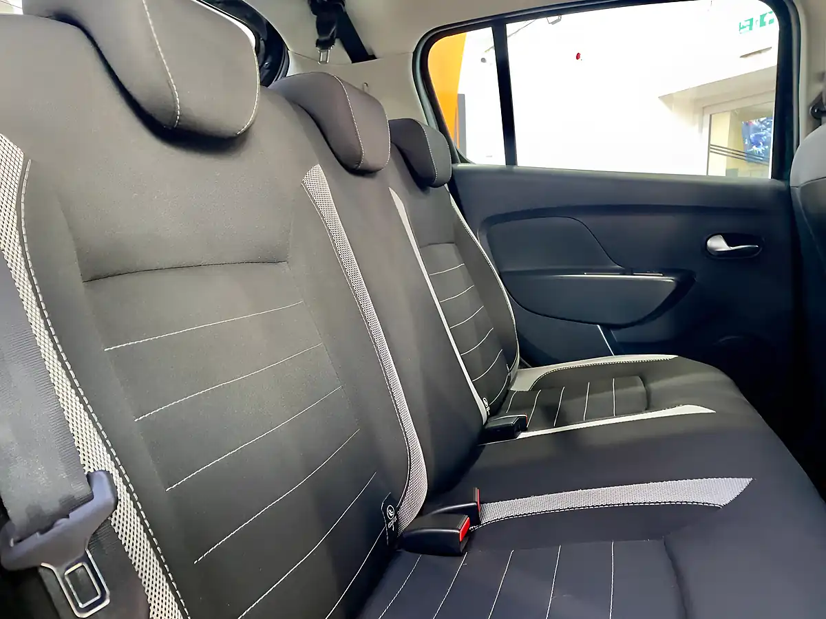 Used 2019 Dacia Sandero Stepway Comfort Black - Interior and Exterior details 8