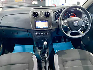 Used 2019 Dacia Sandero Stepway Comfort Black - Interior and Exterior details 9