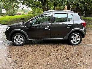 Used 2019 Dacia Sandero Stepway Comfort Black - Interior and Exterior details 10