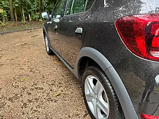 Used 2019 Dacia Sandero Stepway Comfort Black - Interior and Exterior details 12