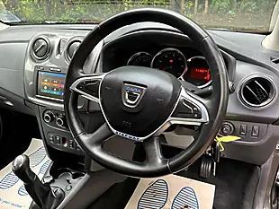 Used 2019 Dacia Sandero Stepway Comfort Black - Interior and Exterior details 13