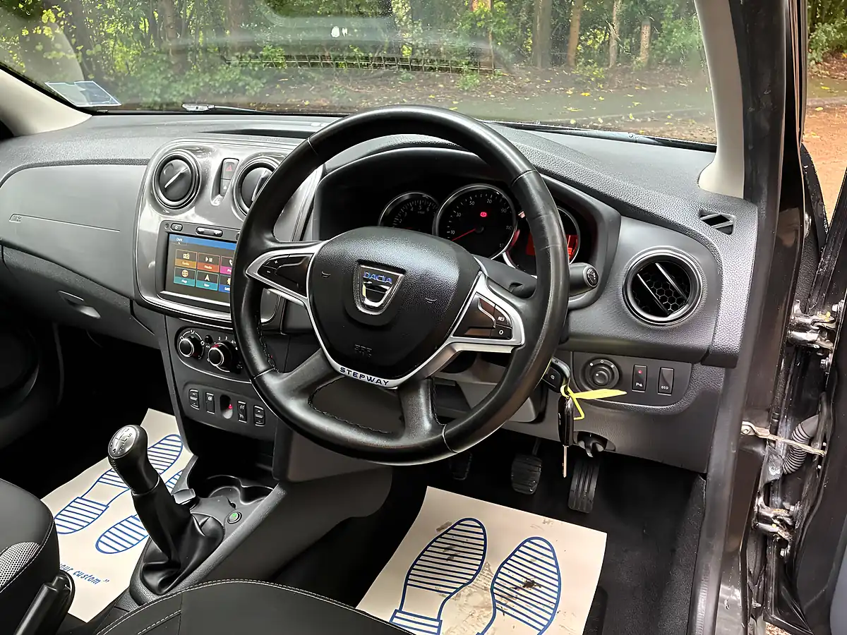 Used 2019 Dacia Sandero Stepway Comfort Black - Interior and Exterior details 14