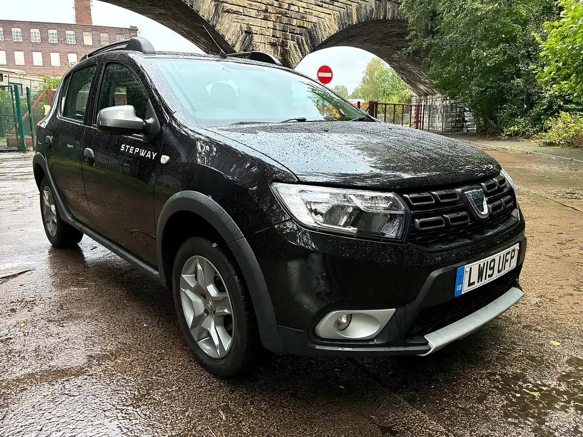 Used 2019 Dacia Sandero Stepway Comfort Black - Interior and Exterior details 3