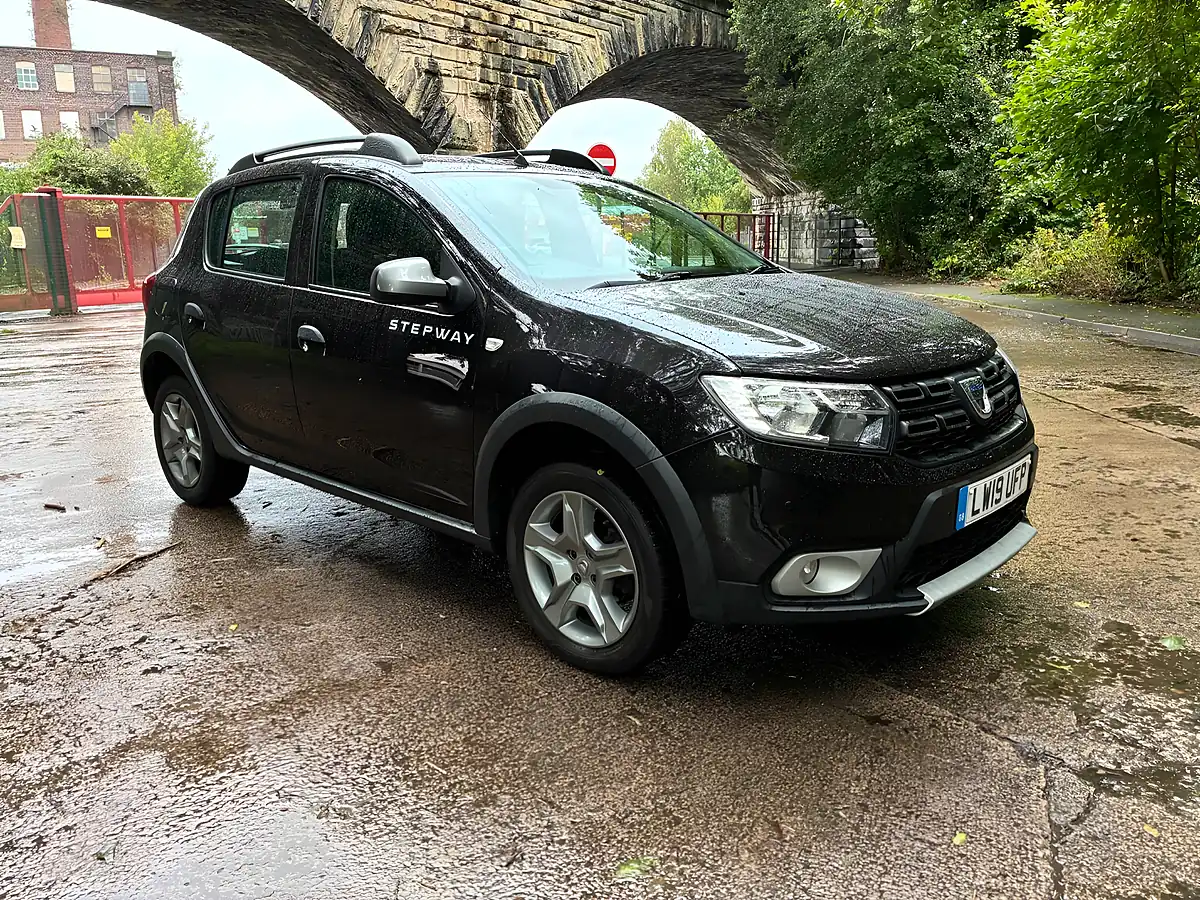 Used 2019 Dacia Sandero Stepway Comfort Black - Interior and Exterior details 4