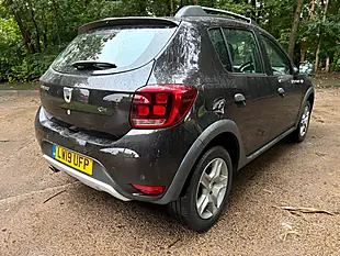 Used 2019 Dacia Sandero Stepway Comfort Black - Interior and Exterior details 7