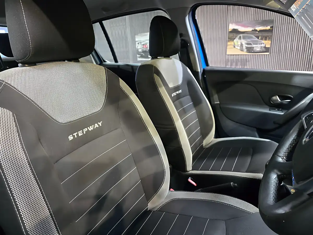 Used 2019 Dacia Sandero Stepway Comfort Blue - Interior and Exterior details 20