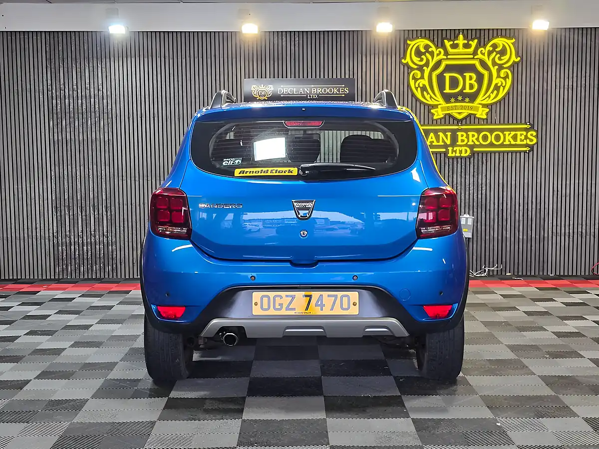 Used 2019 Dacia Sandero Stepway Comfort Blue - Interior and Exterior details 4