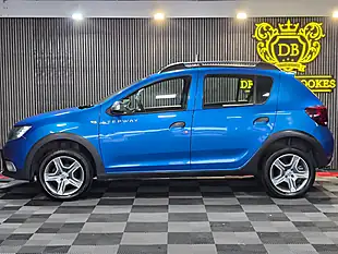 Used 2019 Dacia Sandero Stepway Comfort Blue - Interior and Exterior details 6