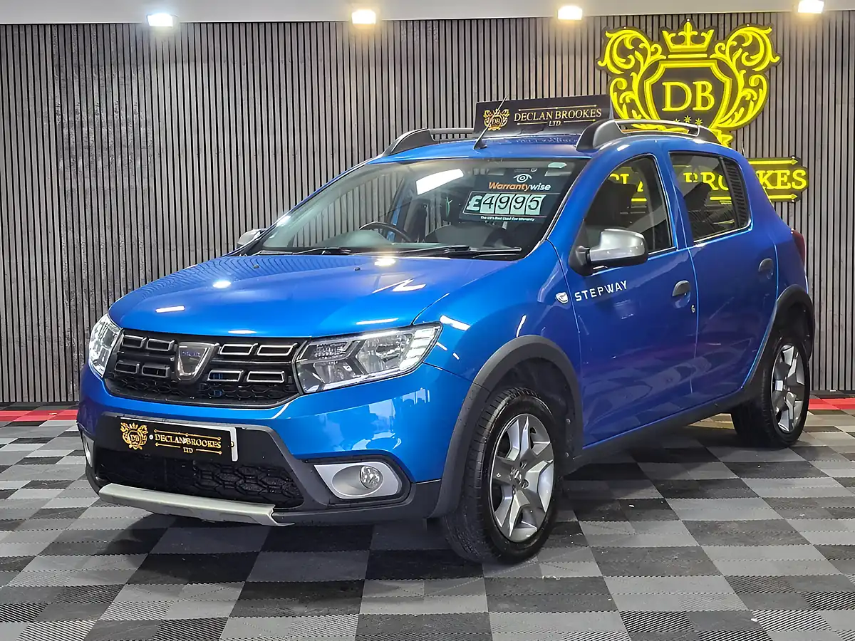 Used 2019 Dacia Sandero Stepway Comfort Blue - Interior and Exterior details 7