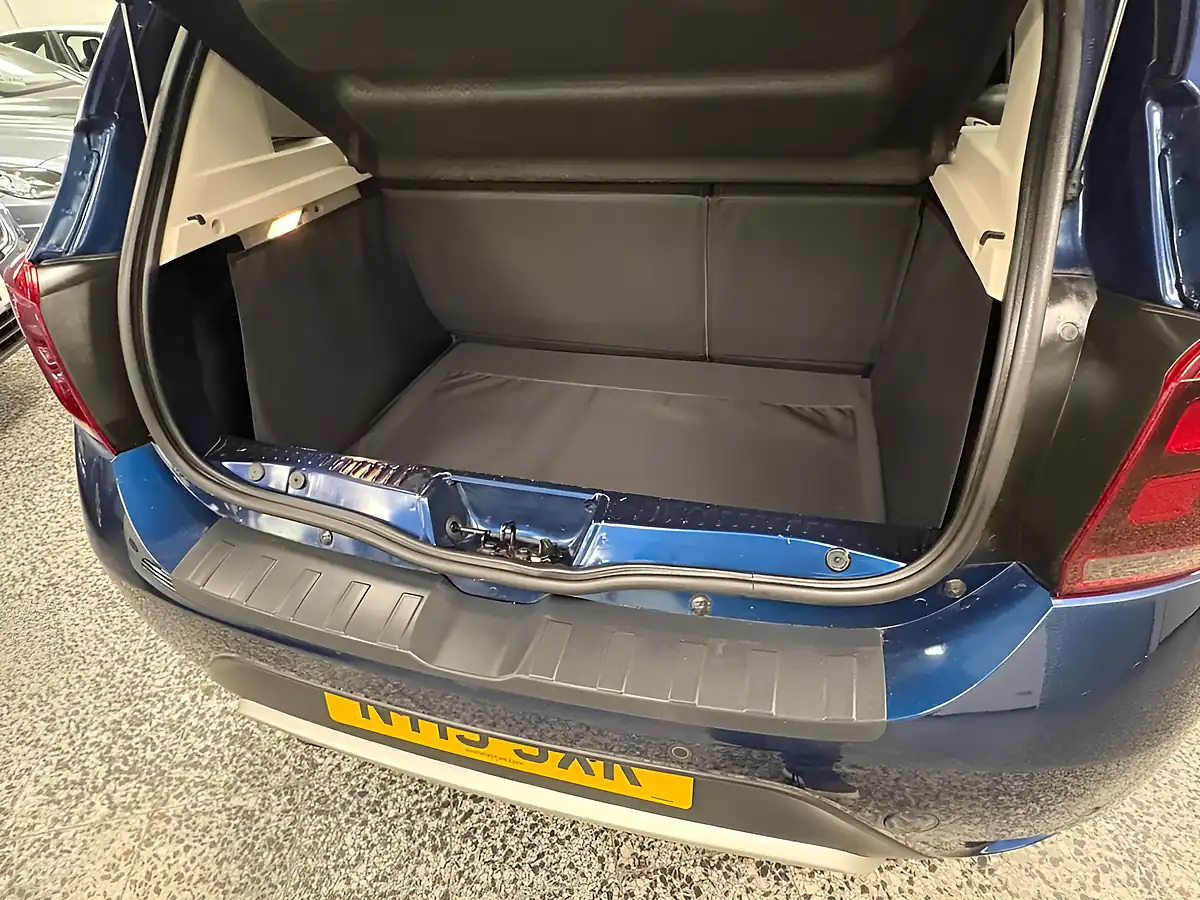 Used 2019 Dacia Sandero Stepway Comfort Blue - Interior and Exterior details 18