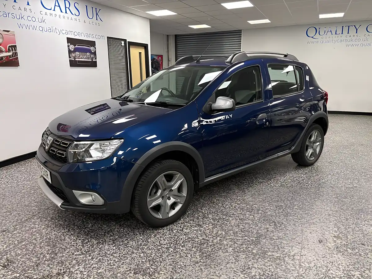 Used 2019 Dacia Sandero Stepway Comfort Blue - Interior and Exterior details 4