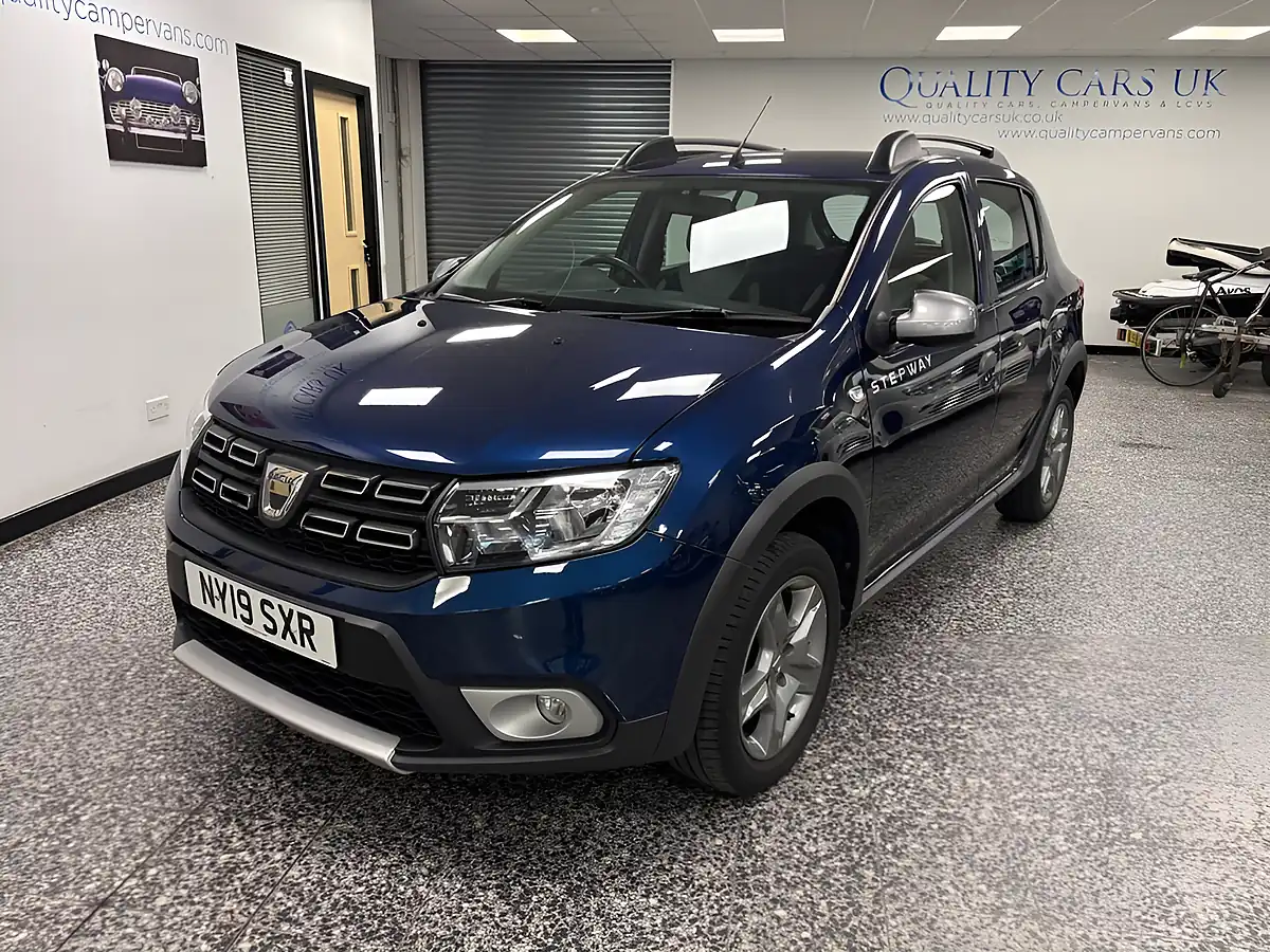 Used 2019 Dacia Sandero Stepway Comfort Blue - Interior and Exterior details 5