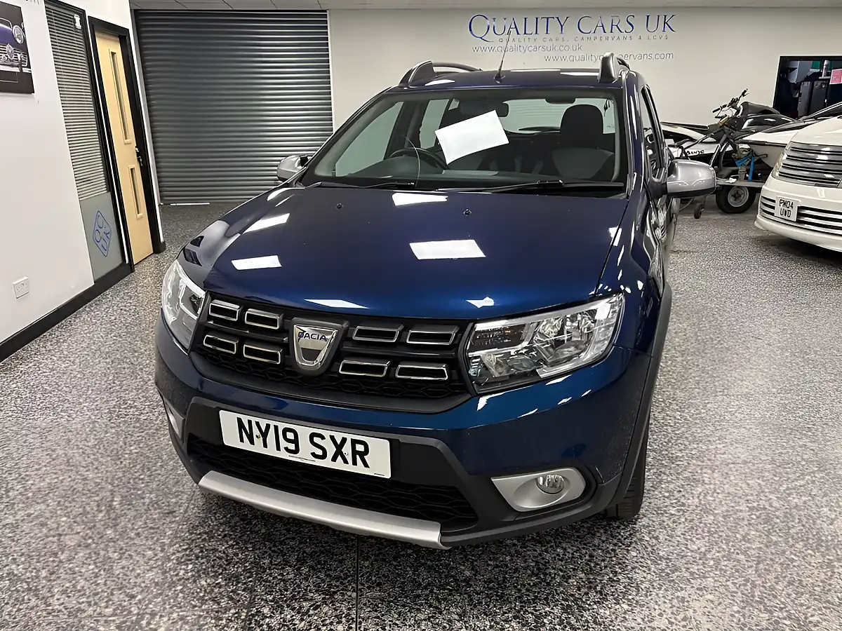 Used 2019 Dacia Sandero Stepway Comfort Blue - Interior and Exterior details 6