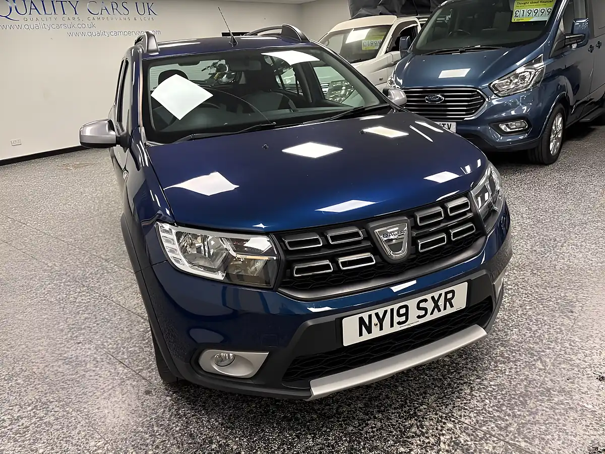 Used 2019 Dacia Sandero Stepway Comfort Blue - Interior and Exterior details 8