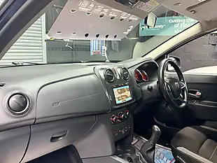 Used 2019 Dacia Sandero Stepway Comfort Blue - Interior and Exterior details 12