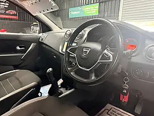 Used 2019 Dacia Sandero Stepway Comfort Blue - Interior and Exterior details 15
