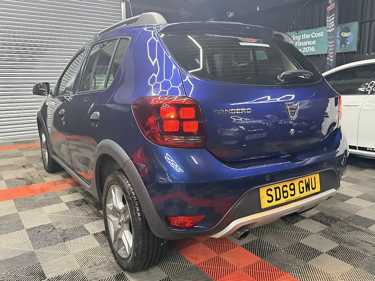 Used 2019 Dacia Sandero Stepway Comfort Blue - Interior and Exterior details 5