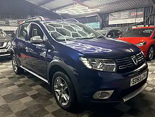 Used 2019 Dacia Sandero Stepway Comfort Blue - Interior and Exterior details 9