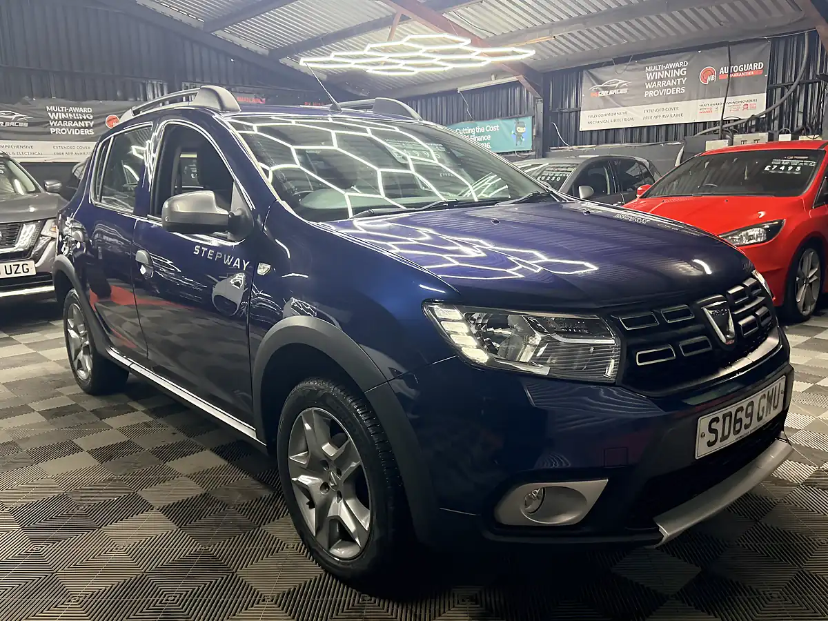 Used 2019 Dacia Sandero Stepway Comfort Blue - Interior and Exterior details 9