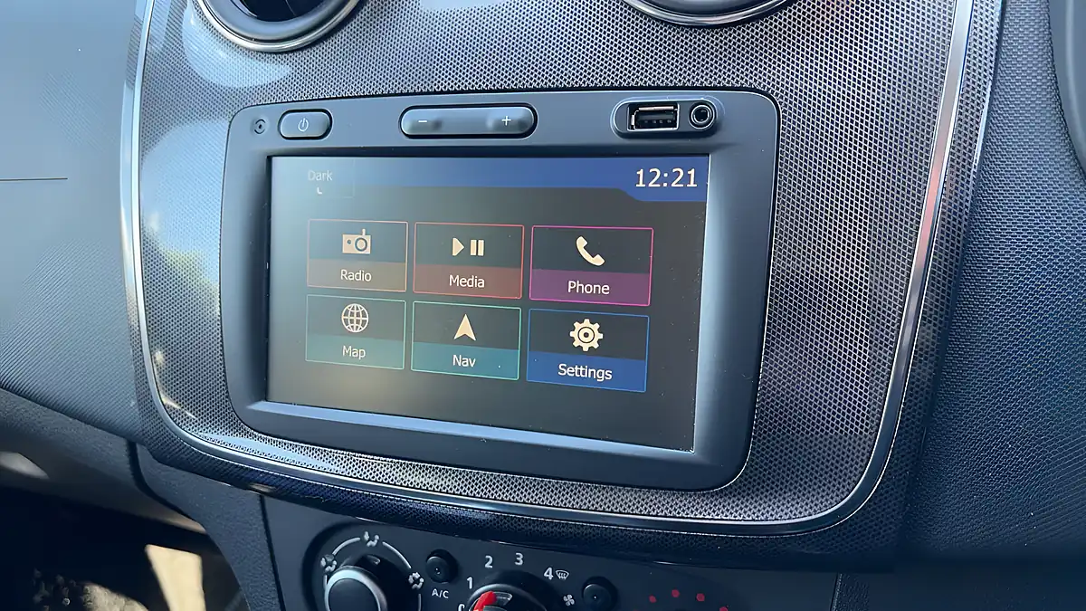 Used 2019 Dacia Sandero Stepway Comfort Blue - Interior and Exterior details 10