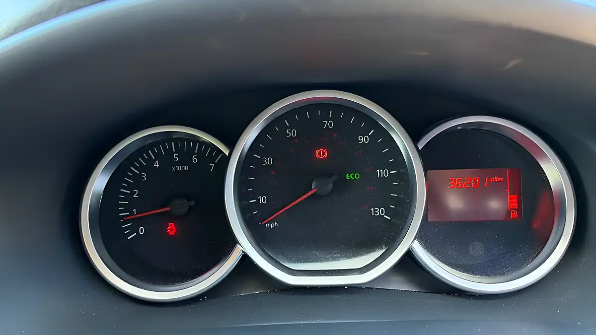 Used 2019 Dacia Sandero Stepway Comfort Blue - Interior and Exterior details 12