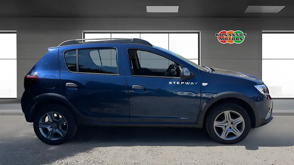 Used 2019 Dacia Sandero Stepway Comfort Blue - Interior and Exterior details 16
