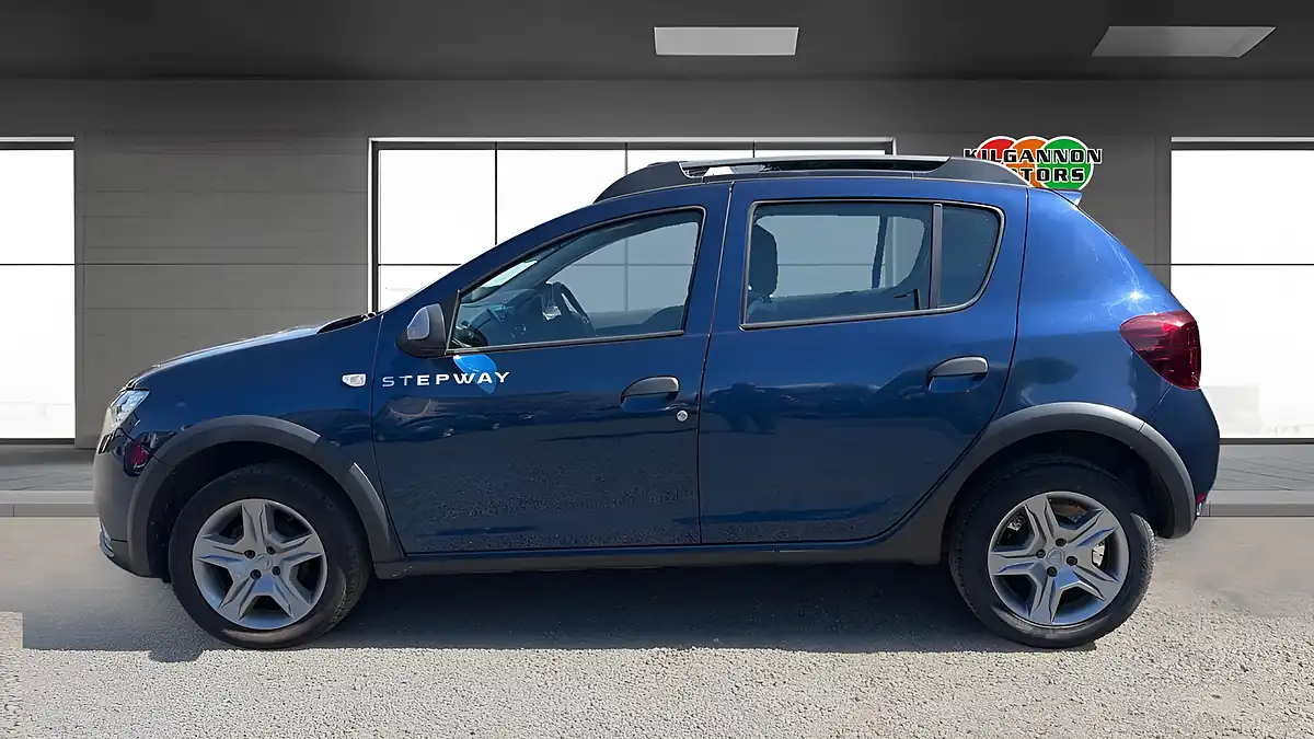 Used 2019 Dacia Sandero Stepway Comfort Blue - Interior and Exterior details 3